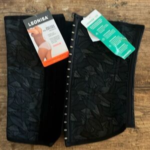 NWT bought from Victoria secret black waist cinches 9 flexible bonings